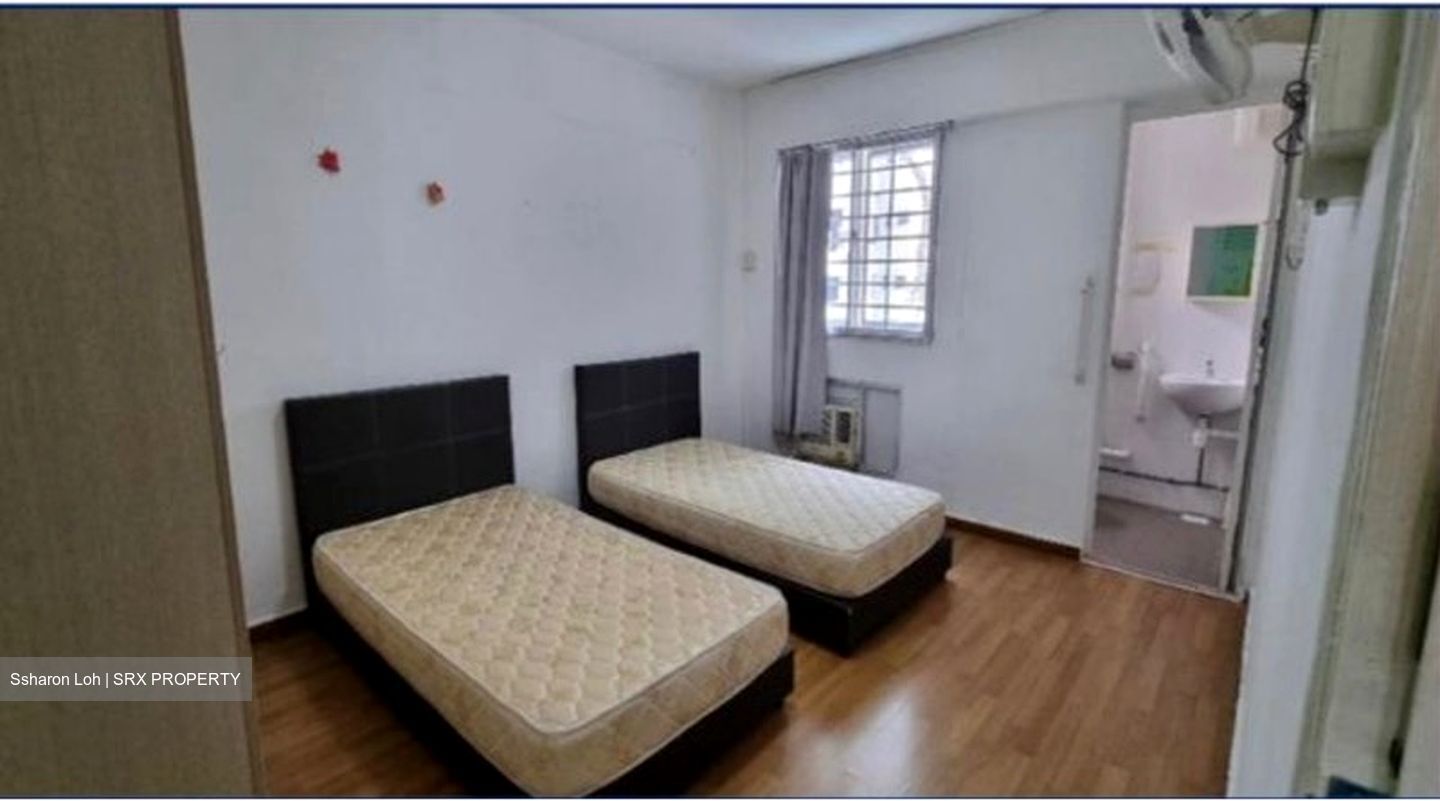 Jurong East Street 24 (Jurong East),  #587629231